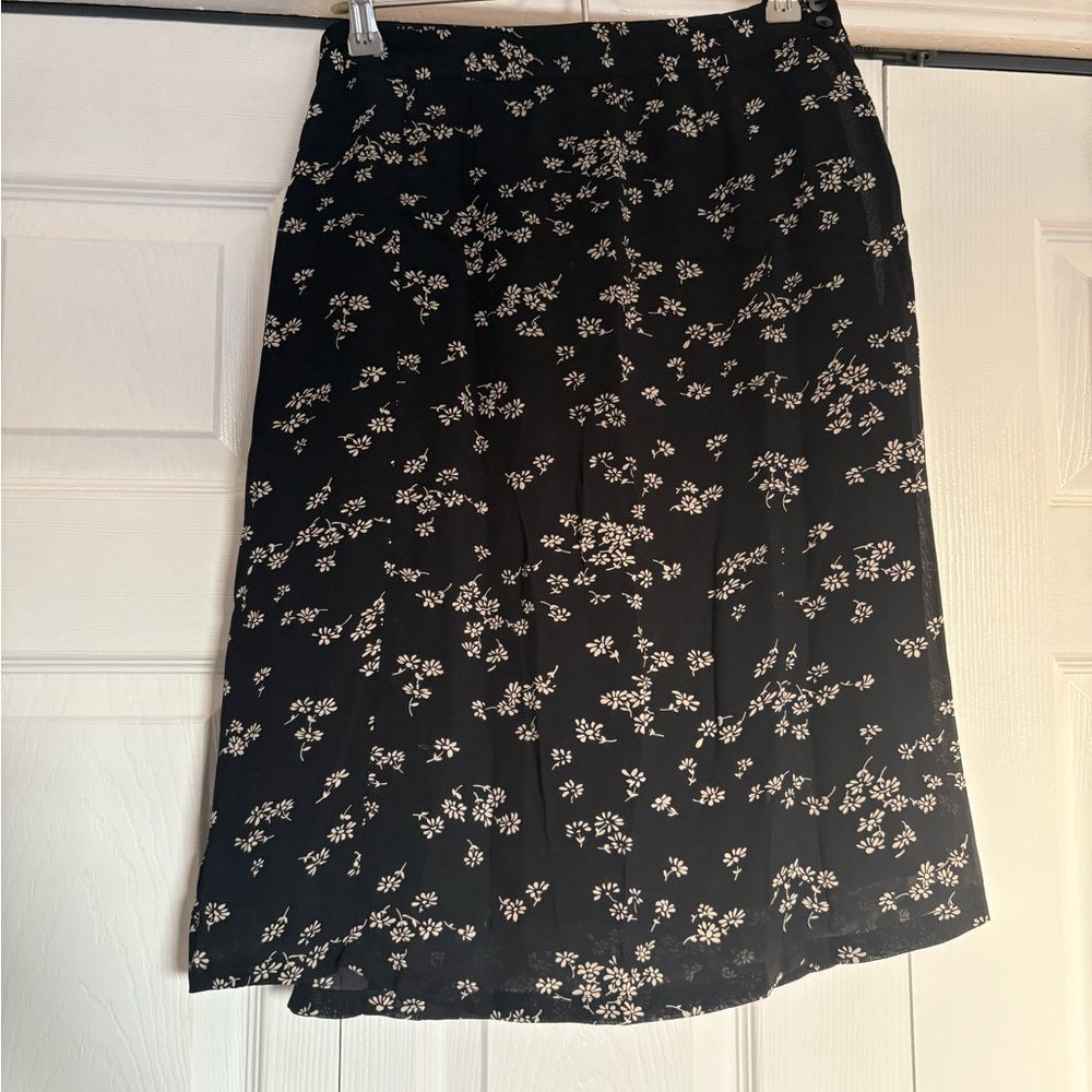 Ann Taylor | Black and White Floral Midi Skirt
